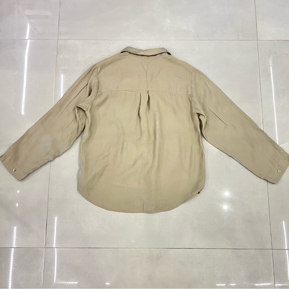 The Frankie Shop
Long Sleeve Button-Up Top
Size: M - Picture 11 of 14